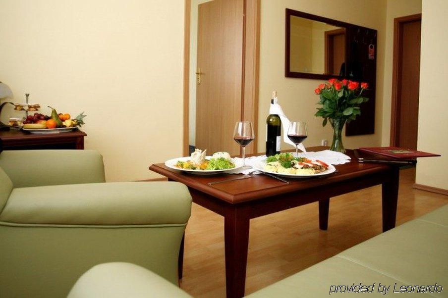 Hotel Arkadia Legnica Dış mekan fotoğraf